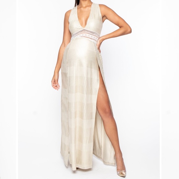 Dress can be used for maternity or regular - Picture 2 of 3